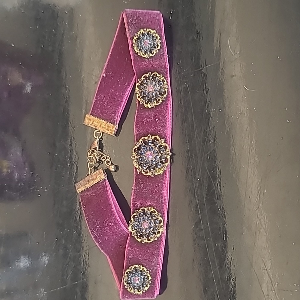 90s Victorian Style Velvet Choker with Rhinestones